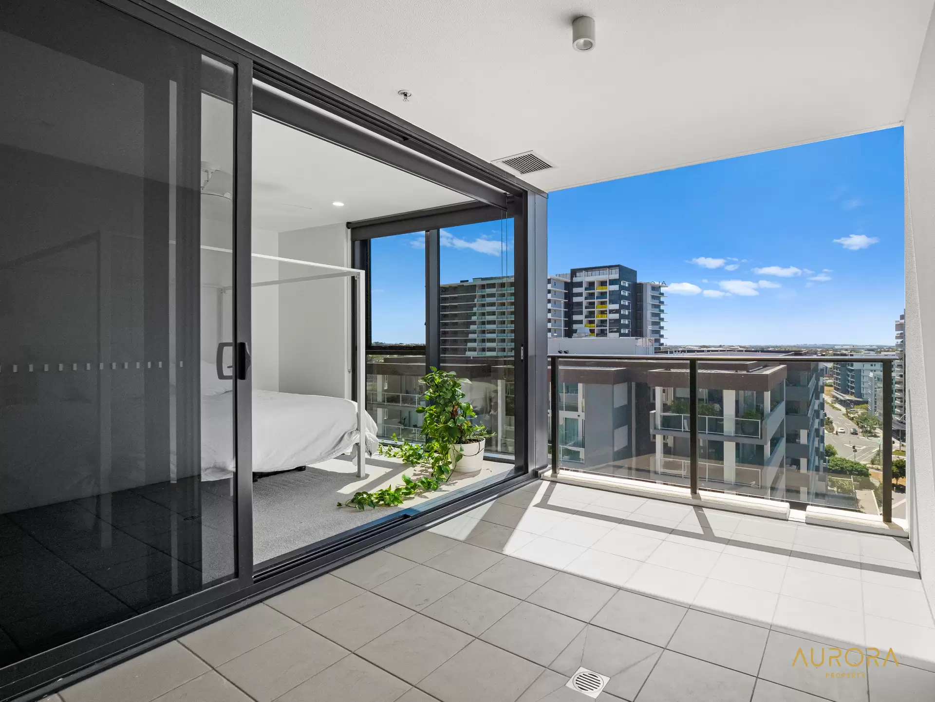 11108/7 Wharf Street, Hamilton Sold by Aurora Property - image 1