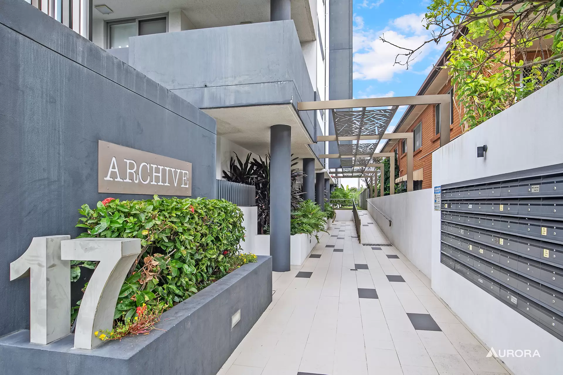 9/17 Carl Street, Woolloongabba For Sale by Aurora Property - image 1