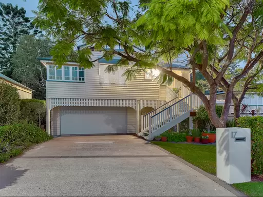17 Robe Street, Newmarket Auction by Aurora Property