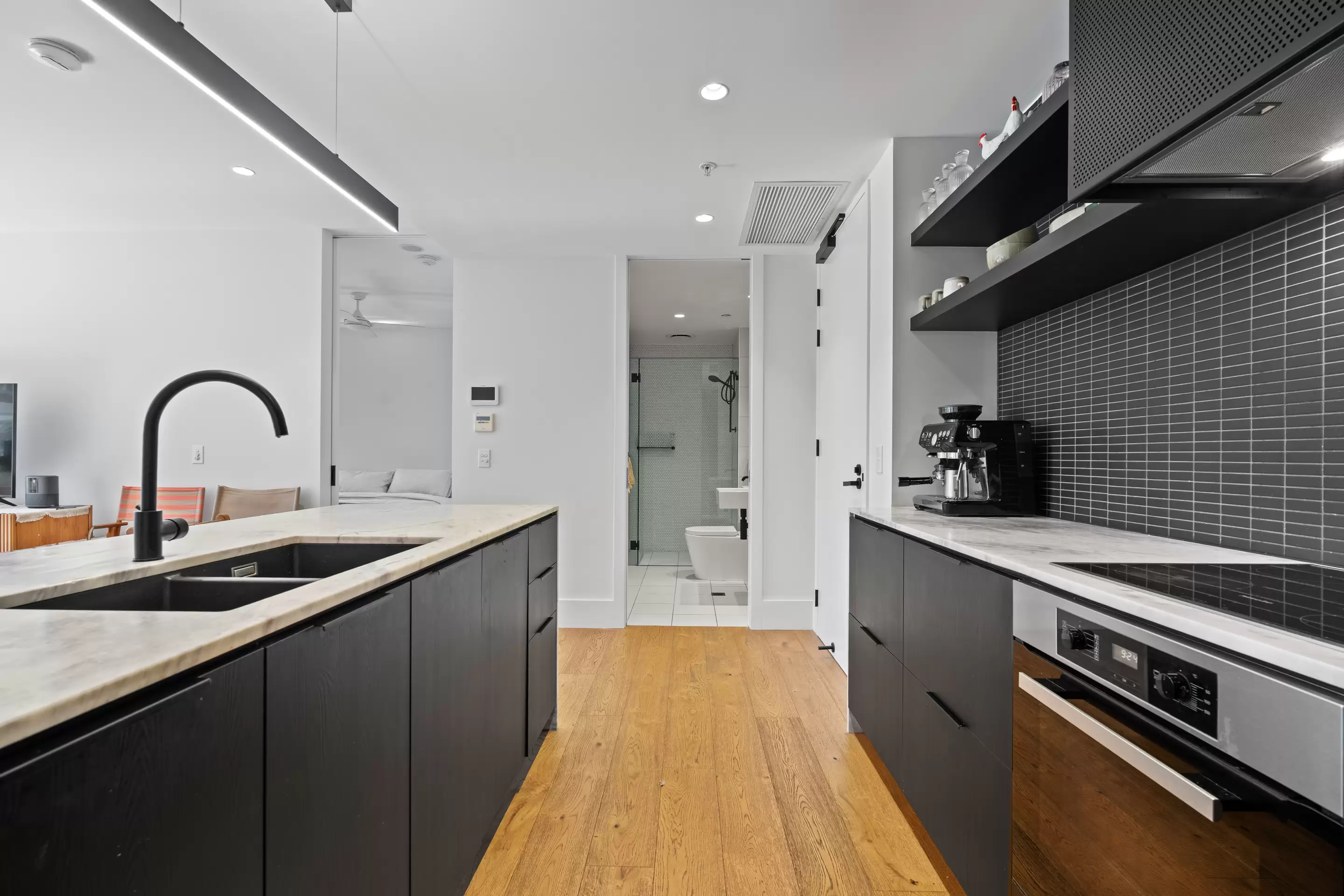 10805/7 Chester Street, Newstead For Sale by Aurora Property - image 3