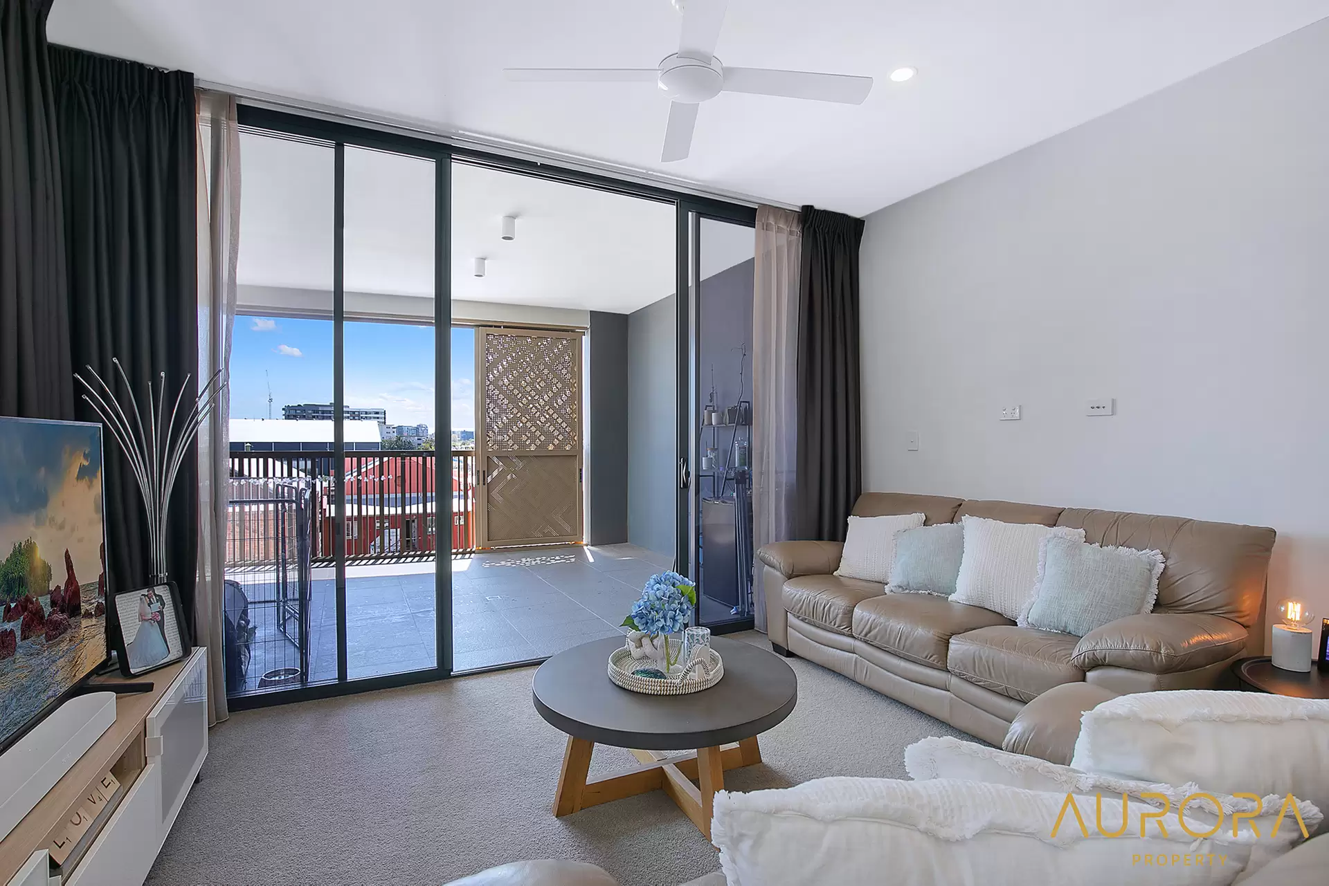 2301/3 Gibbon Street, Woolloongabba Sold by Aurora Property - image 1