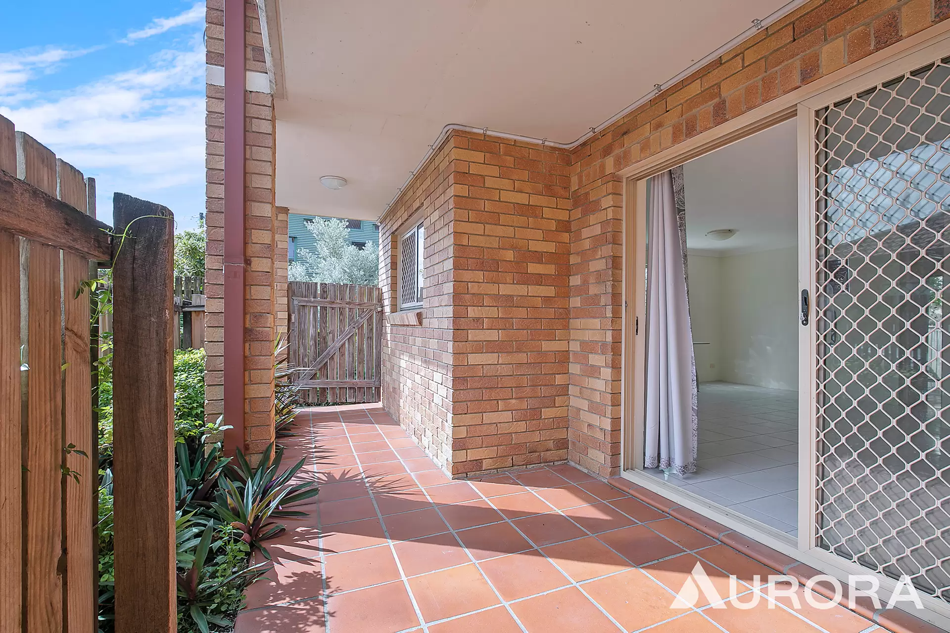 1/169 Nudgee Road, Ascot Sold by Aurora Property - image 1